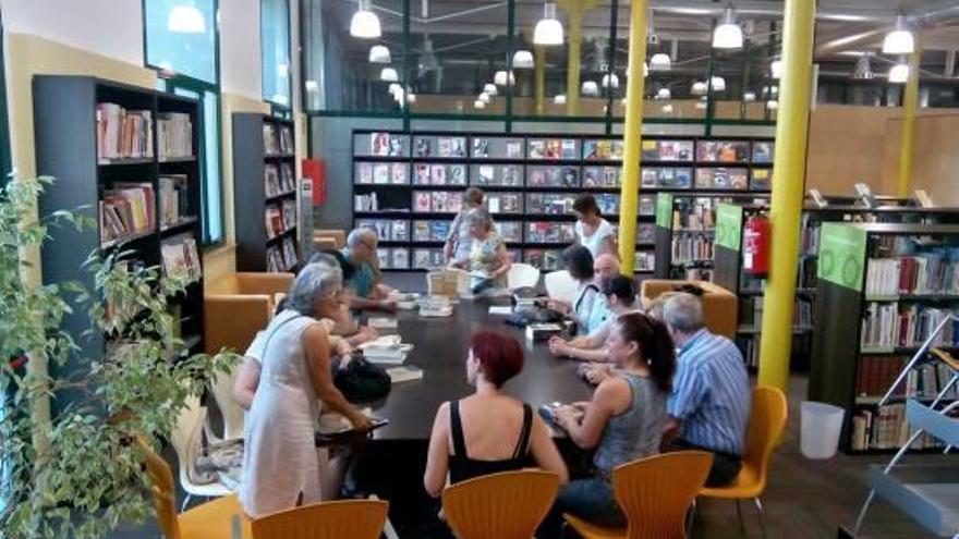 Club de lectura de la Biblioteca IU Bohigas de Salt el 8 de septembre del 2016