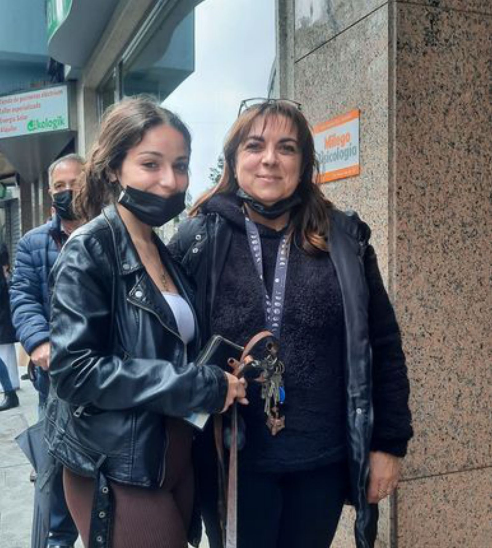 Oriane y Sonia, hija y madre residentes en Vigo y Verín