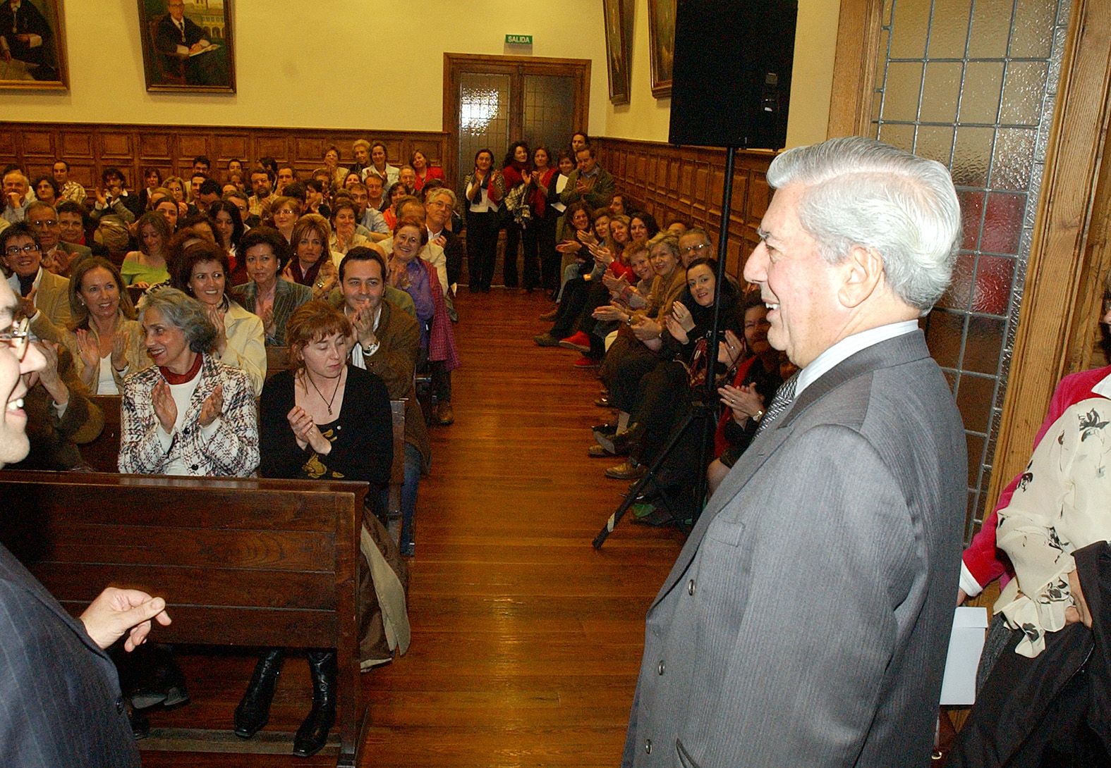 EN IMÁGENES: La relación de Mario Vargas Llosa con Asturias