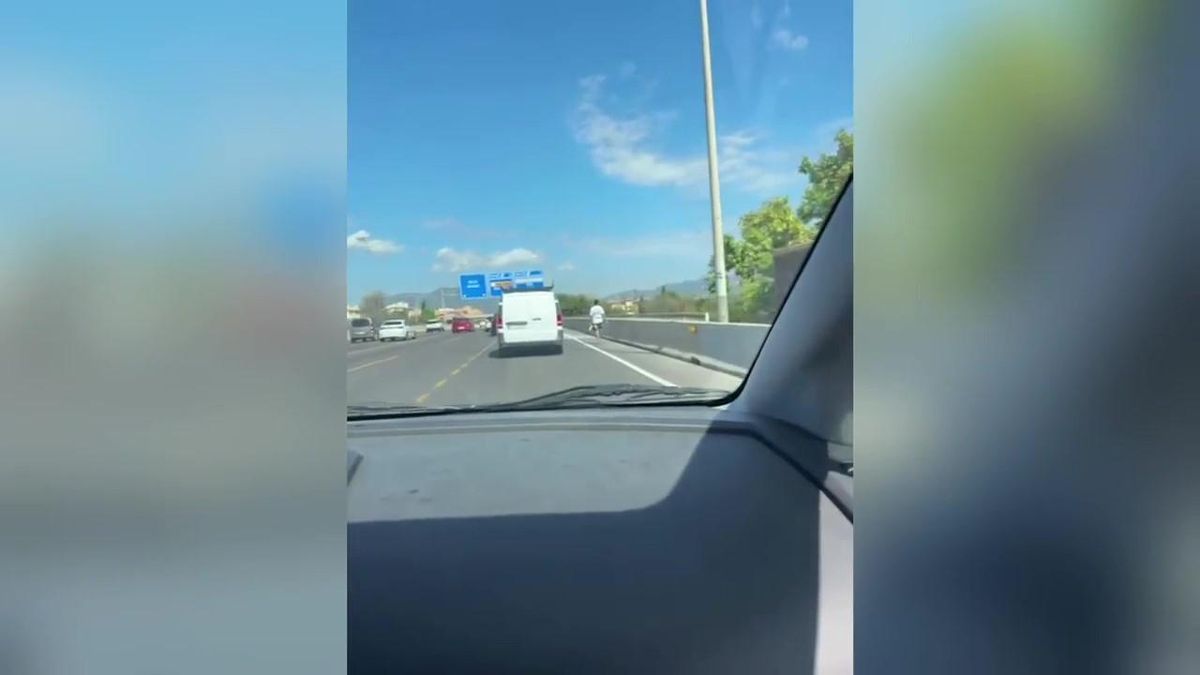 Ein barfüßiger Mann sorgt für Aufsehen an der Ringautobahn