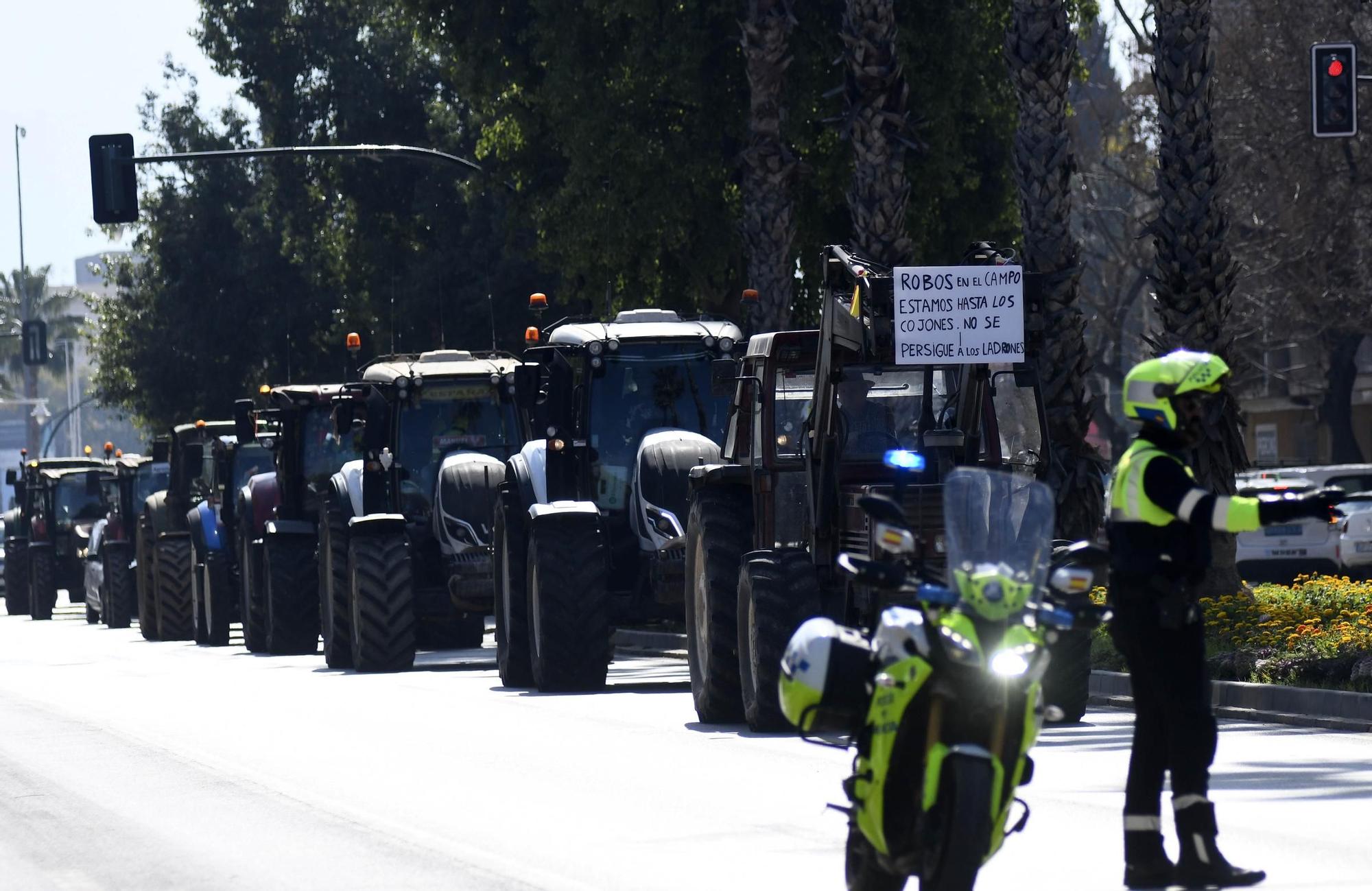 FOTOS: Las protestas de los agricultores murcianos el 21F, en imágenes