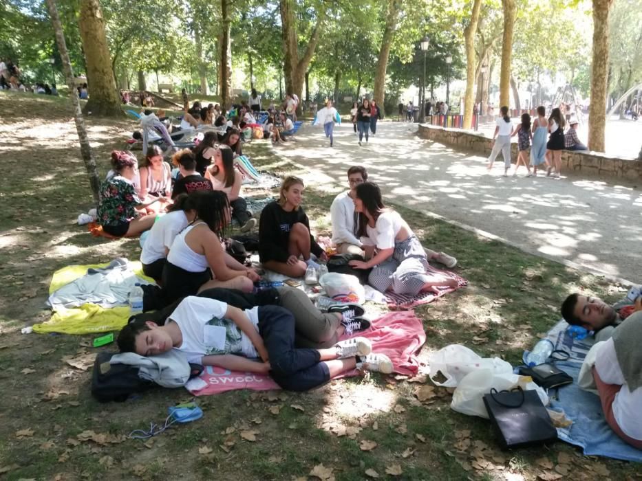 Ambiente en Castrelos horas antes del concierto de Operación Triunfo // J. Lores