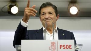 El presidente de la gestora del PSOE, Javier Fernández.