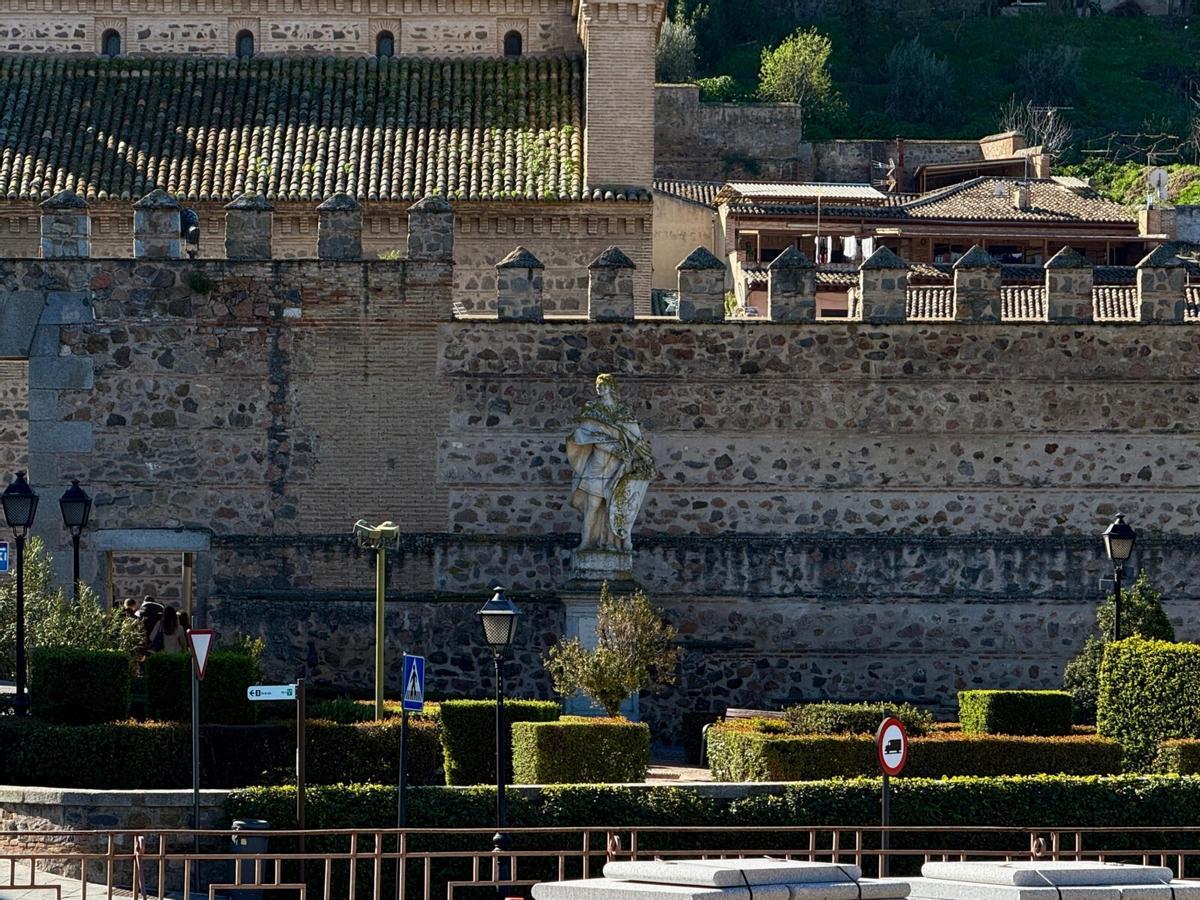 Las esculturas del Palacio Real que se van a renovar en el Parque de la Vega de Toledo