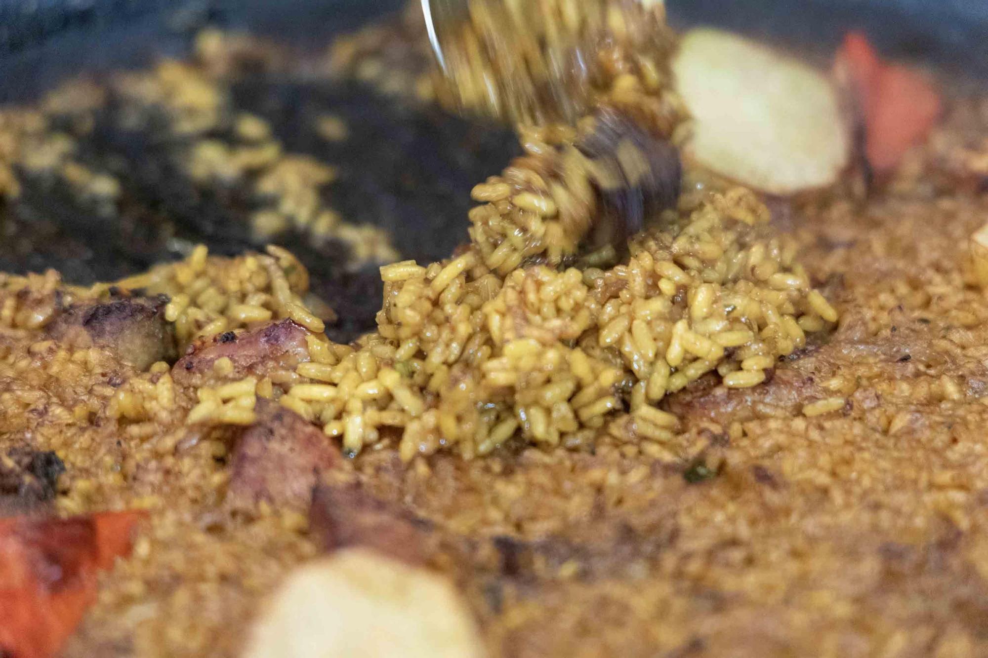 El restaurante Govana de Alicante conquista Menjars de la Terra con su arroz de cebolla y atún fresco