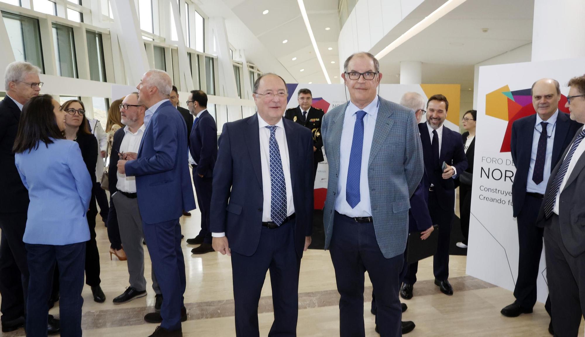 El poder político y empresarial se cita en Santiago