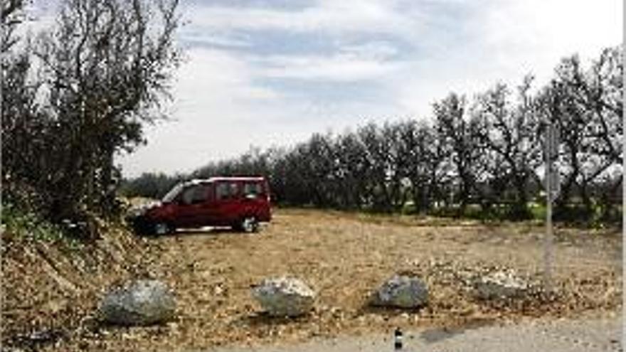 Sant Pere fa un aparcament a la platja de la Gaviota, on s&#039;estacionava a la zona dunar