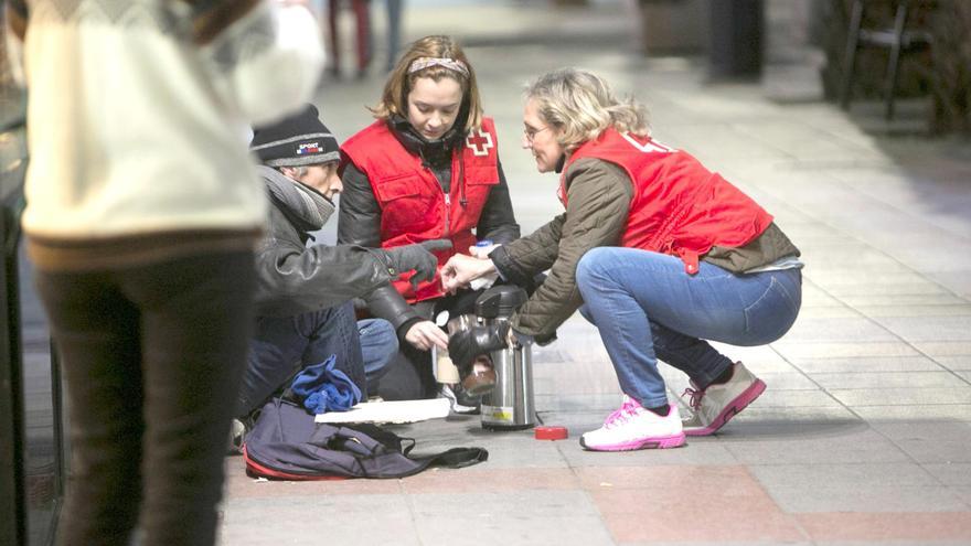 El pleno empleo balear no logra reducir la demanda de ayudas sociales básicas