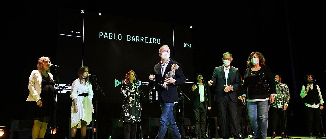Pablo Barreiro, galardón honorífico en los Premios Martín Códax entregados ayer en el Pazo de la Cultura de Pontevedra.