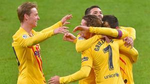 Los jugadores del Barça celebrando el segundo gol de Messi ante el Athletic