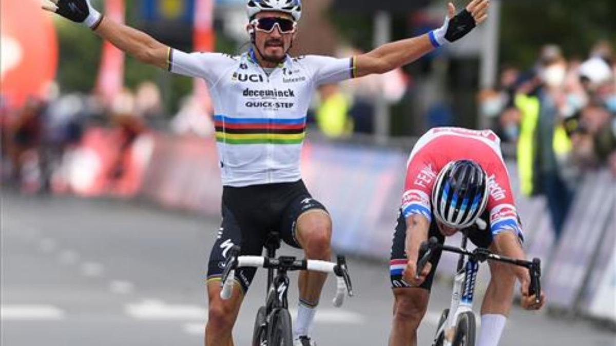 Julian Alaphilippe gana el sprint durante la carrera ciclista de un día &quot;Brabantse Pijl&quot;