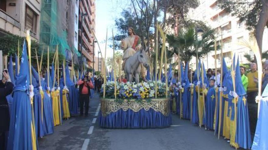 Torrent celebra el Domingo de Ramos con la presencia de la Reina del Encuentro