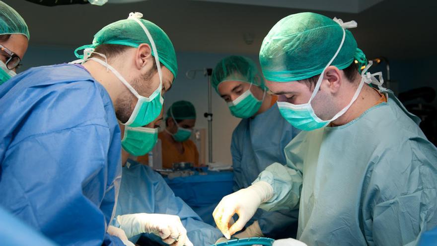 Imatge d&#039;una cirurgia pròtesica per a la disfunció erèctil.
