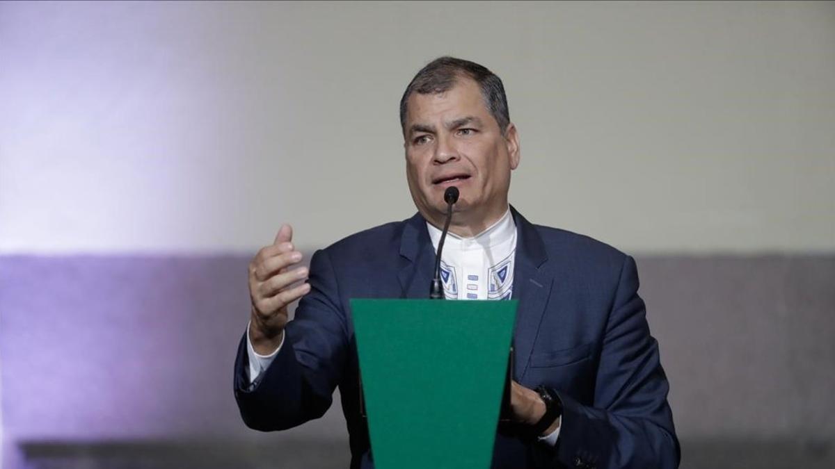 Rafael Correa en una conferencia en México.