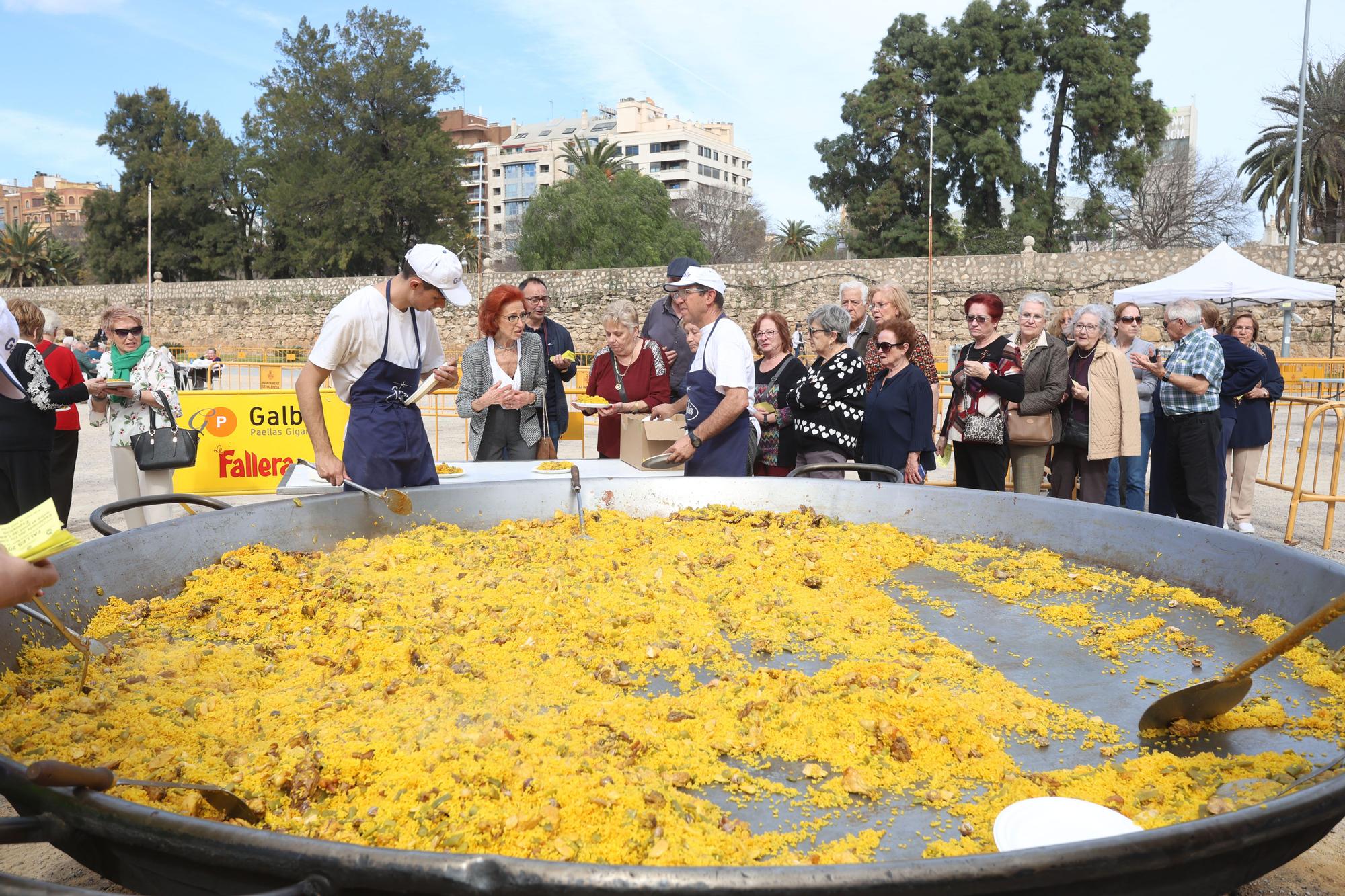 Paellas organizadas por la concejalía de atención a personas mayores del Ayuntamiento de València