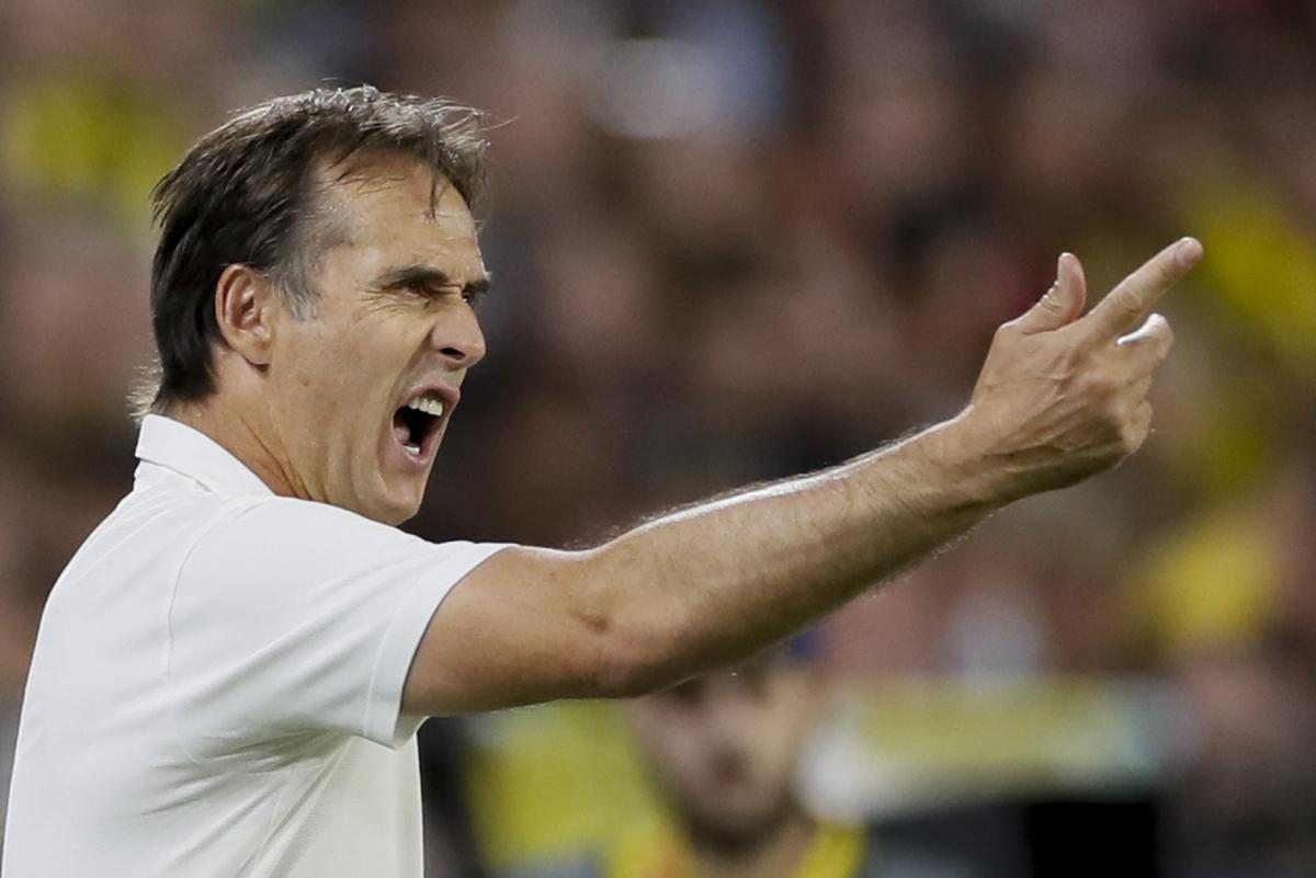 SEVILLA, 05/10/2022.- El entrenador del Sevilla Julen Lopetegui durante el partido de Liga de Campeones que Sevilla FC y Borussia Dortmund disputan este miércoles en el estadio Sánchez-Pizjuan, en Sevilla. EFE/ José Manuel Vidal