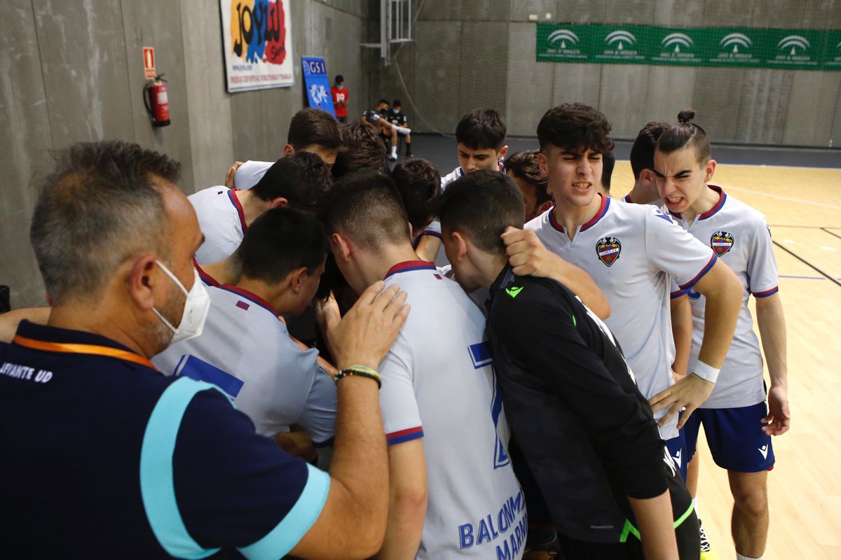 Las imágenes del CajaSur - Levante, del intersector de balonmano