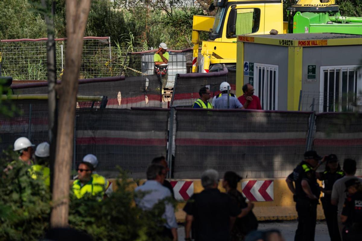 Colapso en el pozo que conecta las obras subterráneas de la R2 en Vallbona