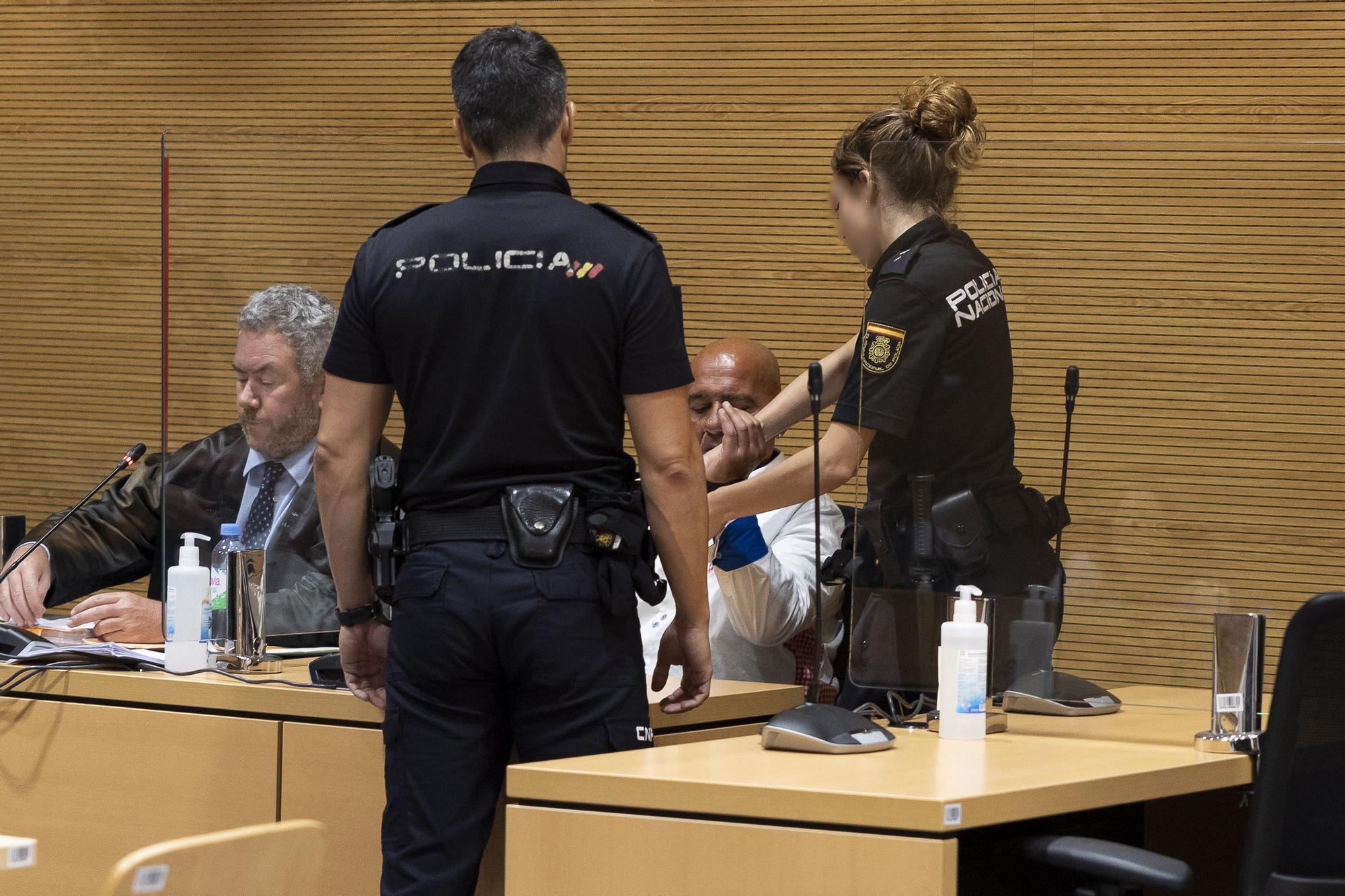 Comienza el juicio con jurado contra un hombre acusado de asesinar a su vecido en Las Palmas