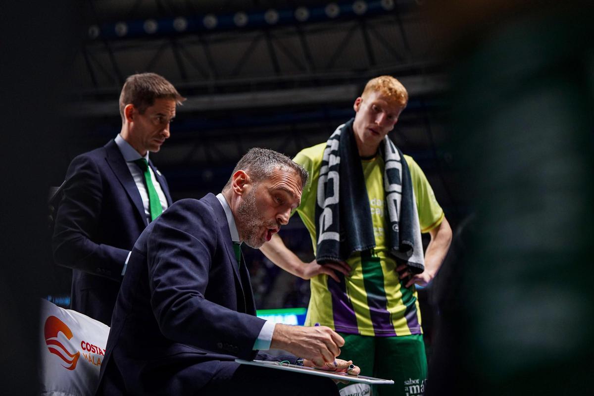 Imagen del partido entre el Unicaja CB y el BAXI Manresa de la liga de baloncesto ACB, disputado en el Palacio de Deportes Martín Carpena