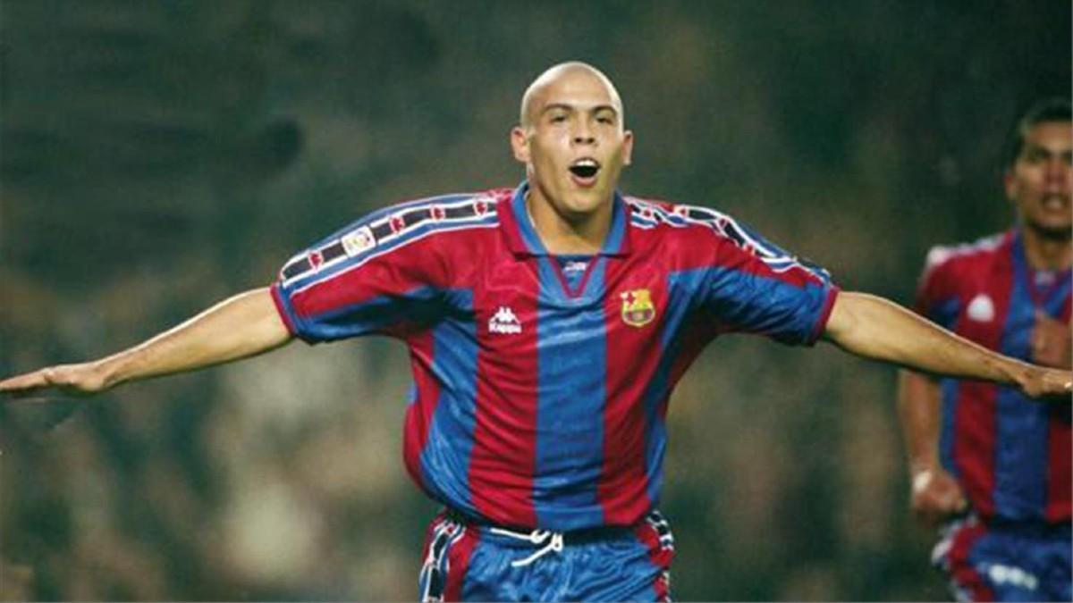 Ronaldo Nazario en su etapa como jugador del F.C. Barcelona