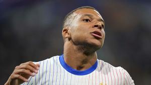 Mbappe durante un encuentro de Nations League con Francia