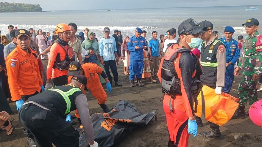 Un naufragio en Bali deja la menos seis muertos y decenas de desaparecidos