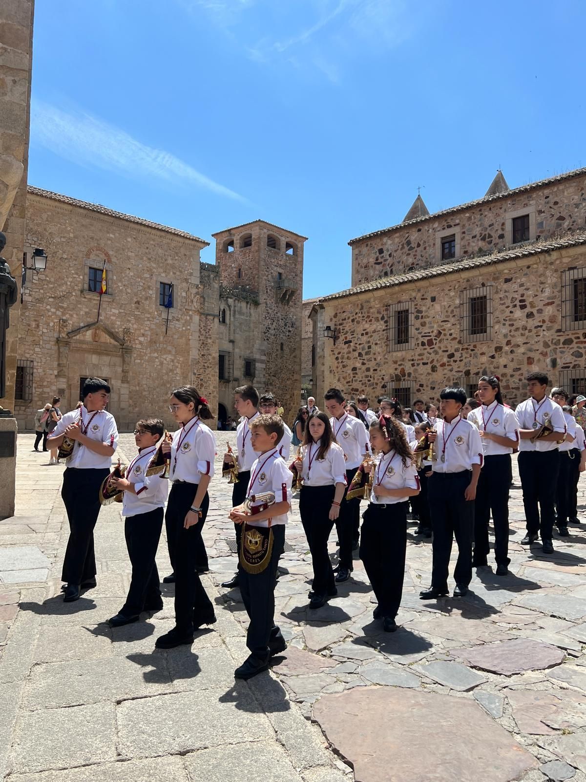 La Sagrada Cena celebra la Cruz de Mayo con una procesión en Cáceres