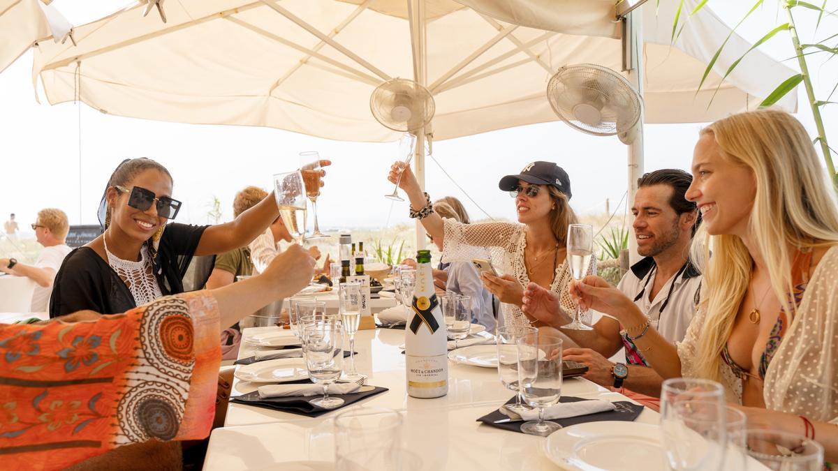 Música, gastronomía y un servicio de lujo para disfrutar en Formentera.