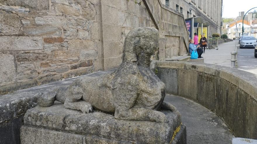 Arrancan el caño de la fuente de la Virxe da Cerca en un nuevo atentado contra el patrimonio en Santiago