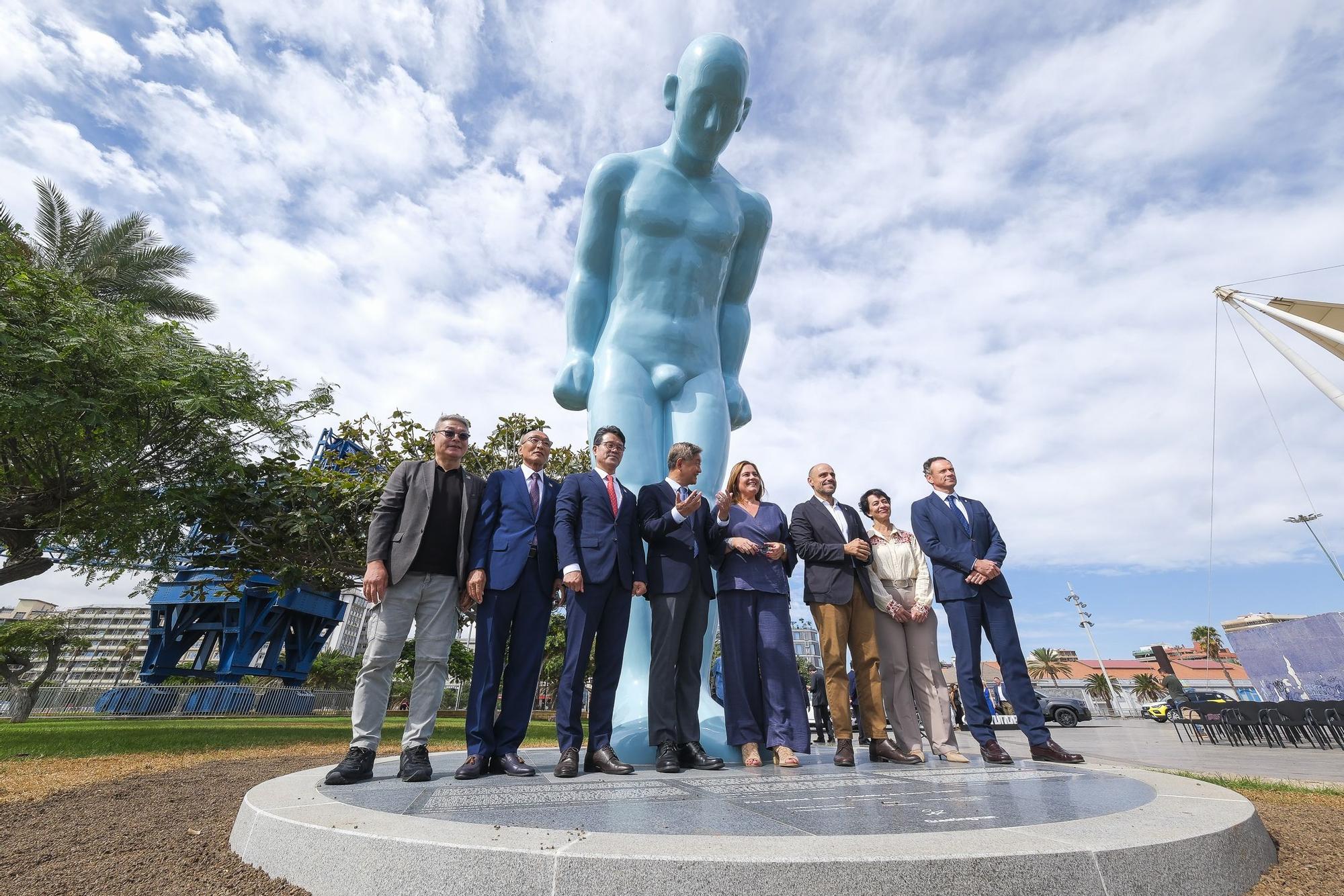 Inauguración del 'Greetingman'