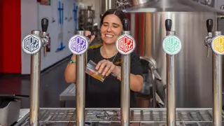 Capaz, la primera cerveza elaborada por personas con discapacidad: "No queremos vender por caridad, sino por calidad"