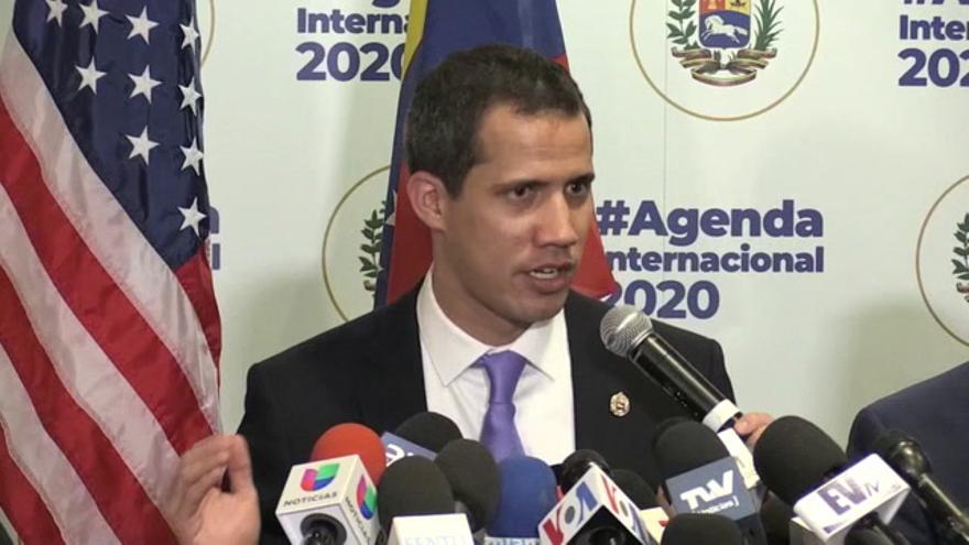 Guaidó habla de opciones sobre y bajo la mesa para derrotar a la "dictadura"