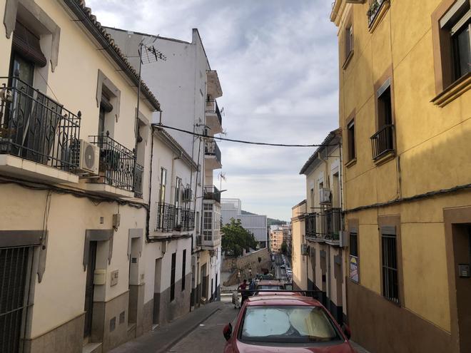 Fotogalería | La calle Santa Bárbara de Cáceres