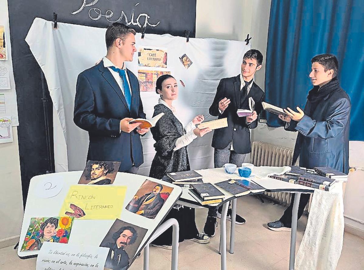 Alumnos del IES Sácillis de Pedro Abad durante una actividad.