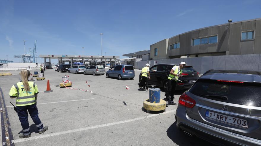 Seis mil coches llegan a los puertos de Algeciras y Tarifa