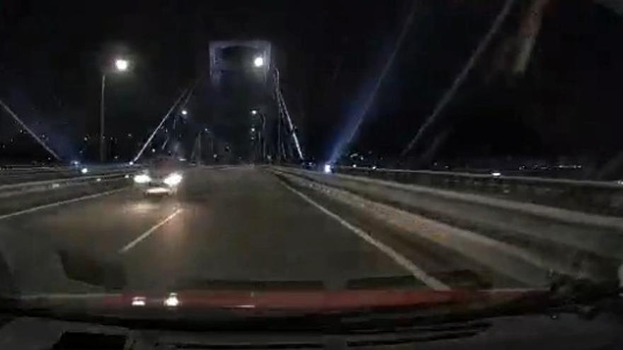 El kamikaze del puente de Rande, "pillado" por otro conductor
