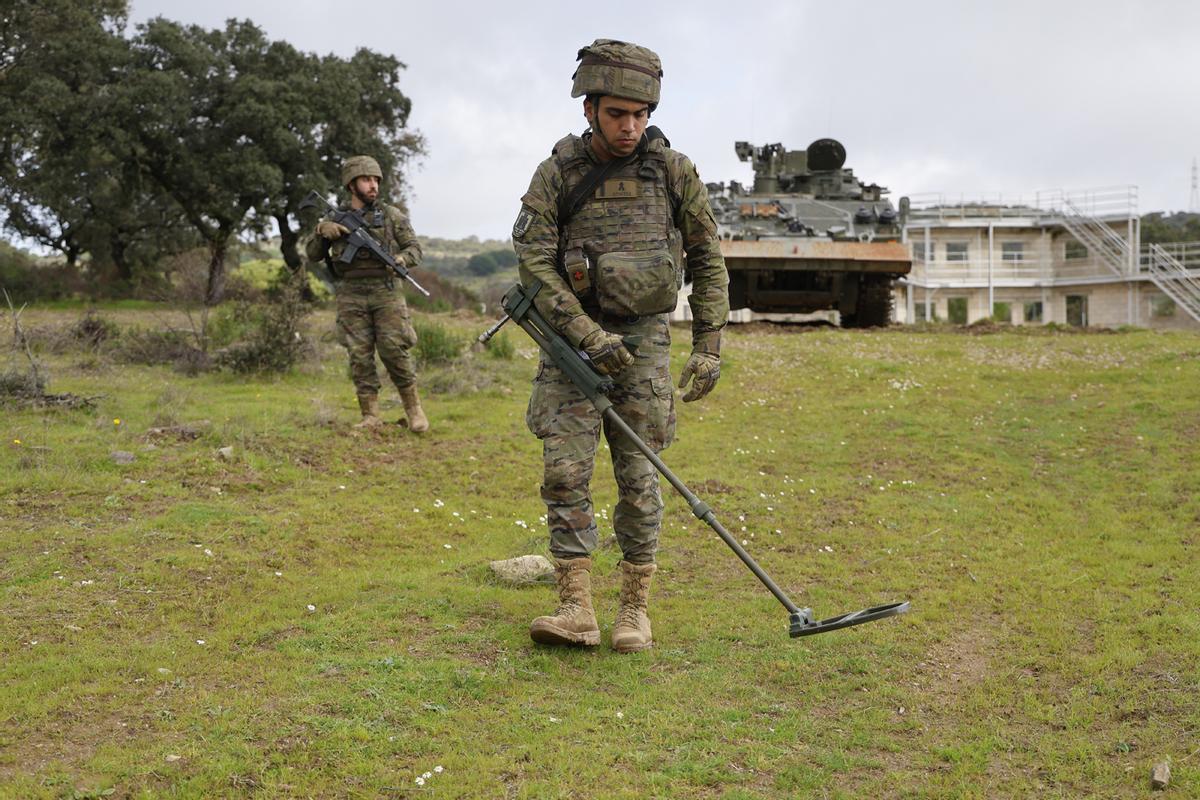 La Guzmán El Bueno, una unidad preparada para detectar y desactivar minas