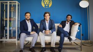 De izquierda a derecha: Pedro Belaunzarán, director de Patrocinios, Jorge Schnura, cofundador y presidente de MAD Lions y vicepresidente de OverActive, y Ricardo Gómez-Acebo, director financiero.