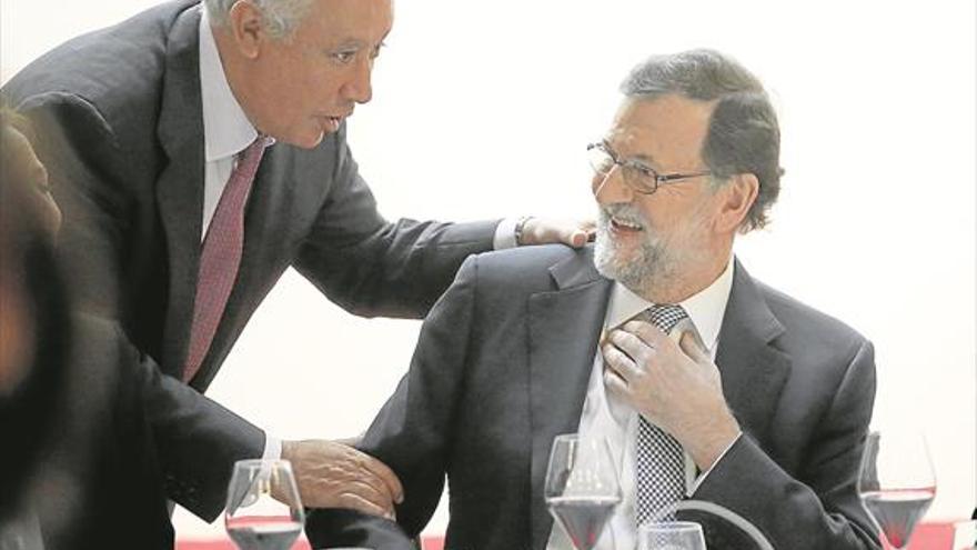 Rajoy reclama a Puigdemont que se libere del «extremismo» de la CUP