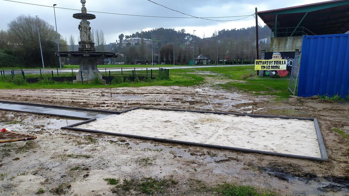 Pista de salto habilitada junto a la Fuente de las Cuatro Estaciones