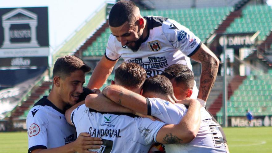 Celebración de un gol del Mérida.