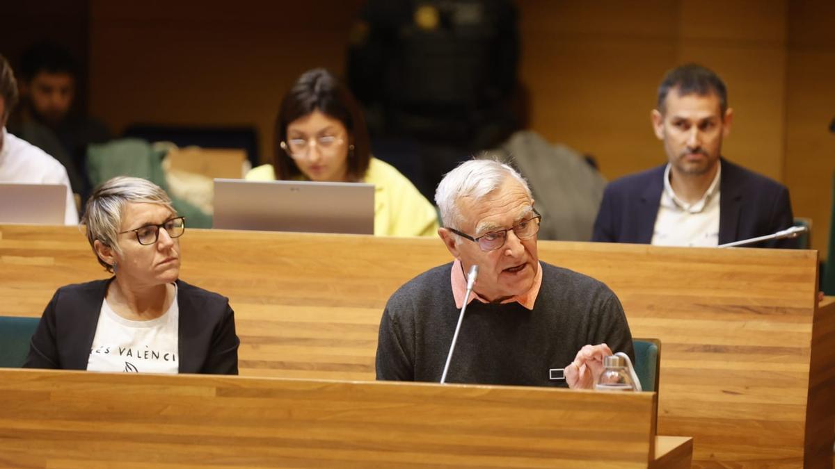 Papi Robles y Joan Ribó intervienen en el pleno.