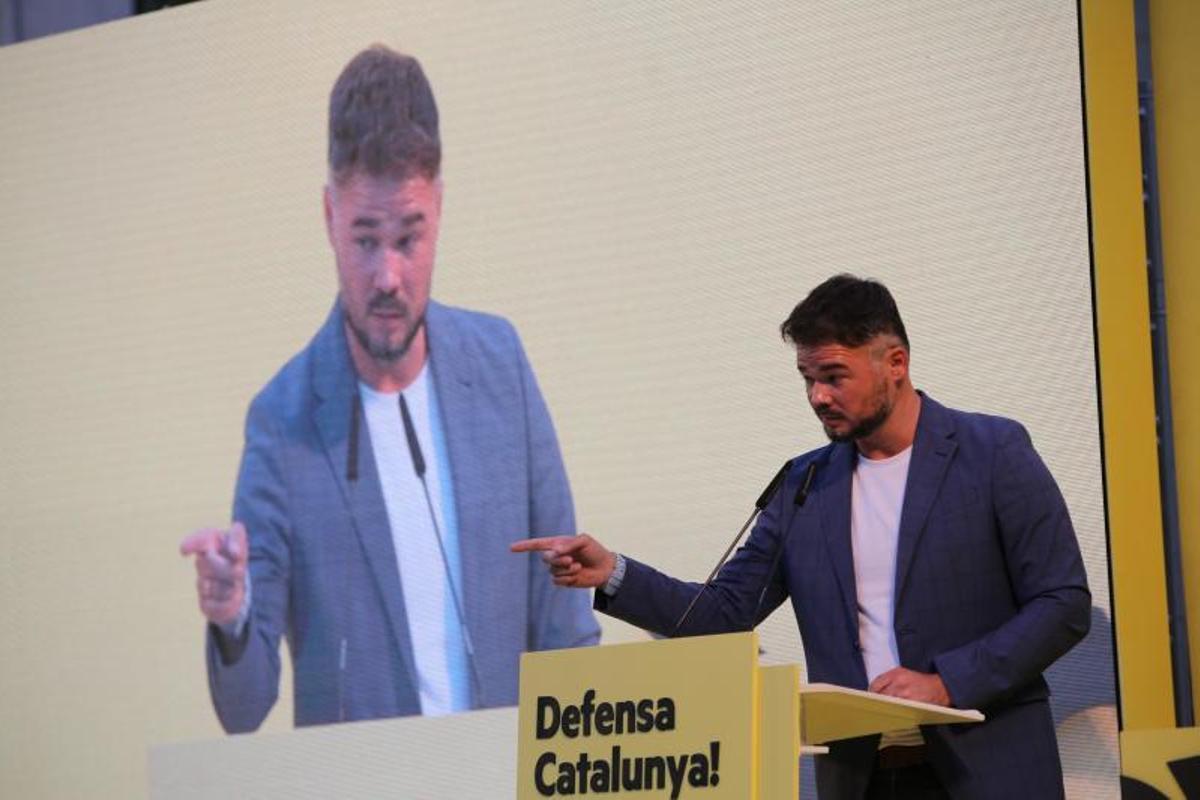 Gabriel Rufián  en el mitin central de campaña de ERC
