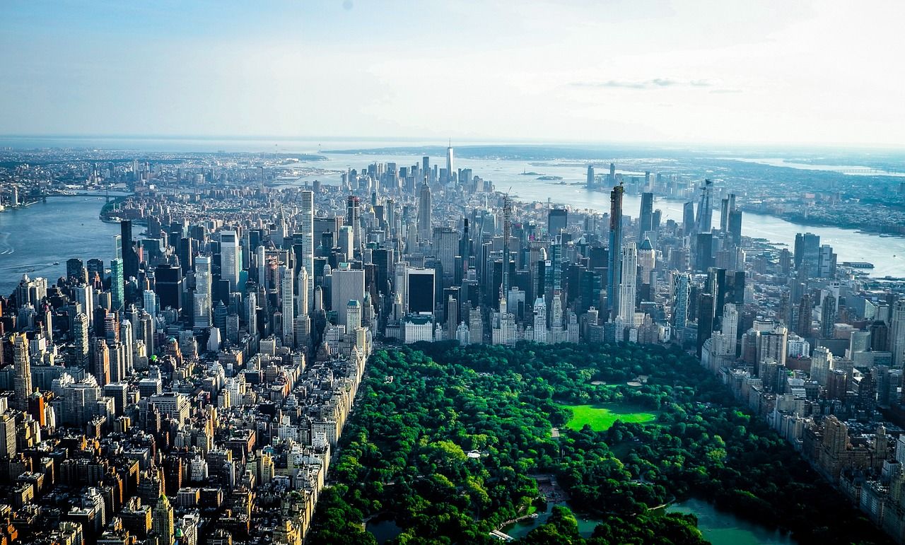 Poco a poco, la gigantesca ciudad de Nueva                                                                                                                                                                                                                                                                                                                                                                                                                                                                                                                                                                                                                                                                                                                                                                                                                                                                                                                                                                                             York, en Estados Unidos, se va hundiendo peligrosamente.                                                                                                                                                                                                                                                                                                                                                                                                                                                                                                                                                                                                                                                                                                                                                                                                                                                                                                                                                                                            York, en Estados Unidos, se va hundiendo peligrosamente.