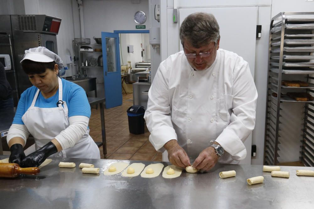 Xuixos de diferents gustos i congelats al nou obrador de Can Castelló