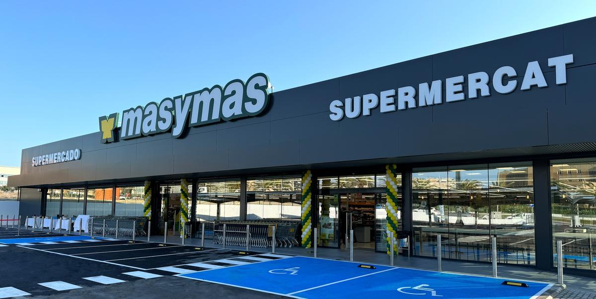 Fachada de un supermercado masymas en Alicante