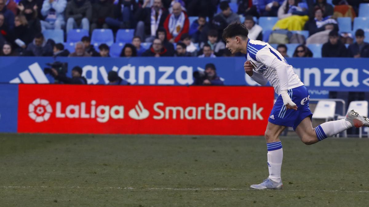 Pau Sans salta al campo mediada la segunda mitad del partido del pasado sábado frente al Alavés.