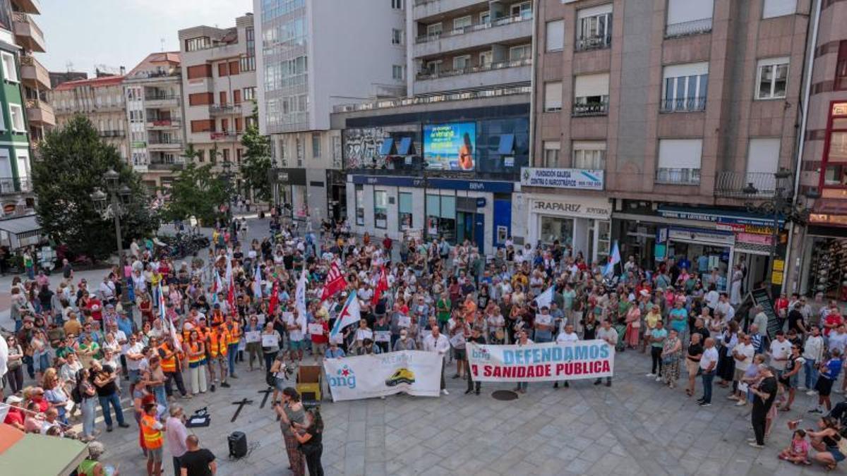 Participantes en la concentración de este sábado en la plaza de Galicia.