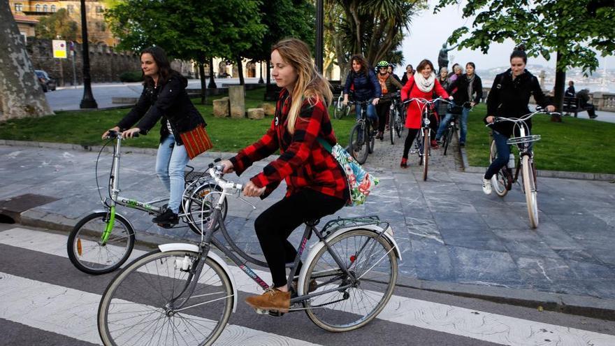 Mujeres participantes en una de estas bicicletadas solidarias